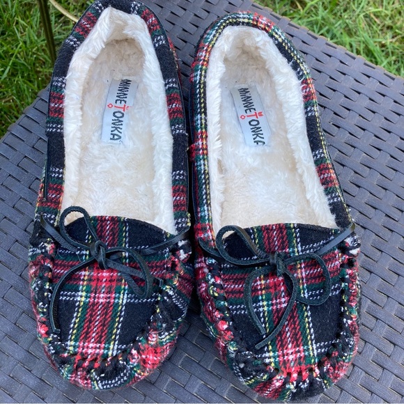 Minnetonka red plaid Lodge Trapper fur lined women's slippers size 8W holiday - Picture 1 of 7